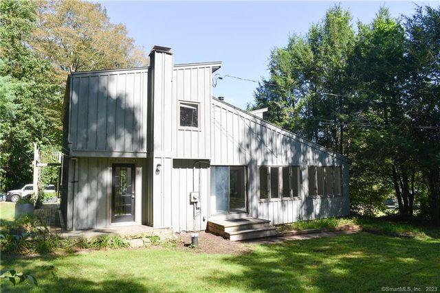335 Town St, East Haddam, CT 06423