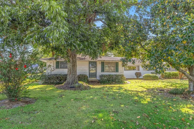 308 Main St, Iowa, LA 70647