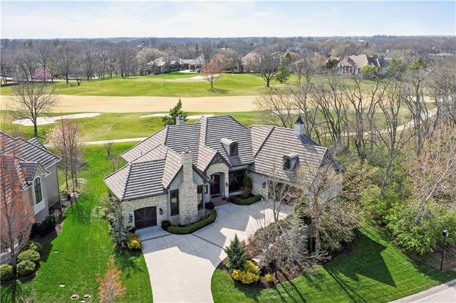 16700 S  Country Club Dr, Belton, MO 64012
