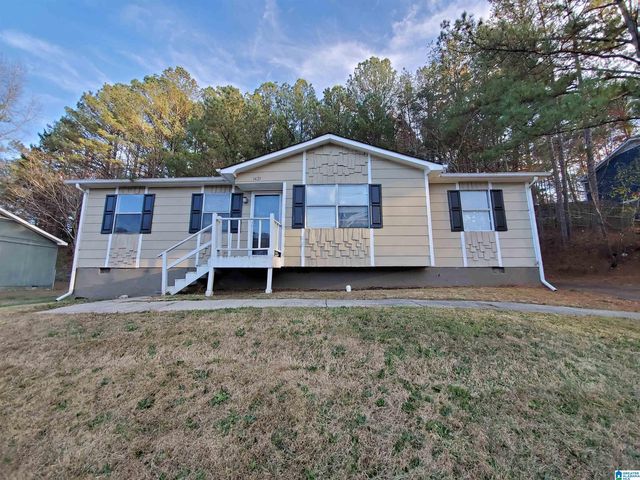 1421 7th St NW, Center Point, AL 35215