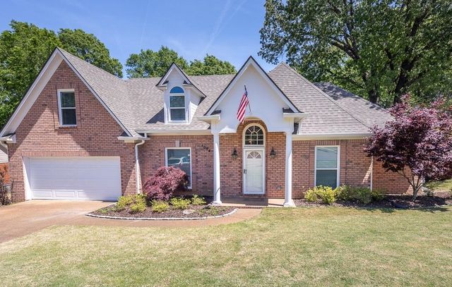 1094 Heather Lake Dr, Collierville, TN 38017
