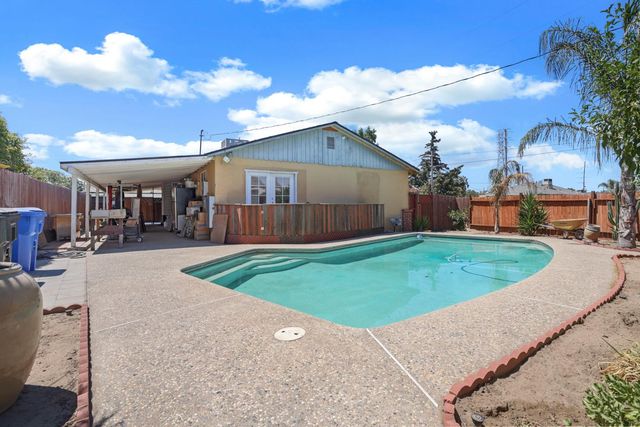 150 N  Veach Ave, Manteca, CA 95337