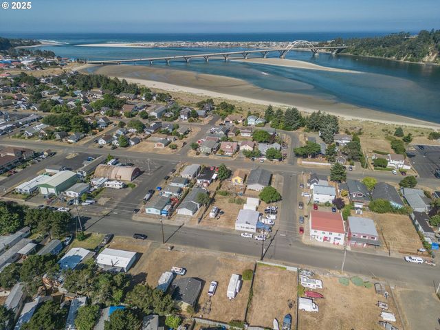 1045-1085 NE Mill St, Waldport, OR 97394