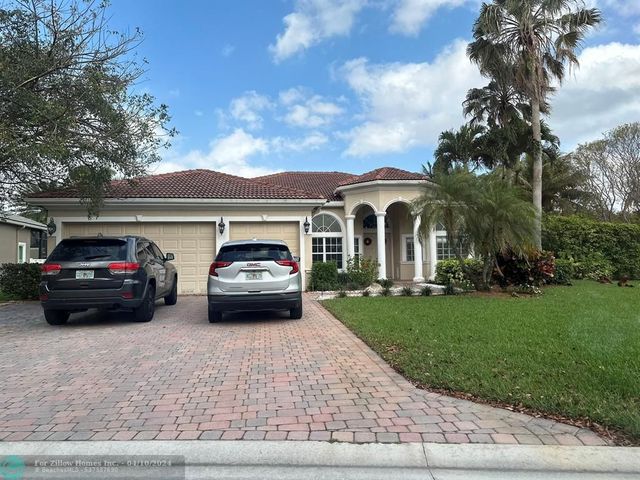 903 NW 118th Way, Coral Springs, FL 33071
