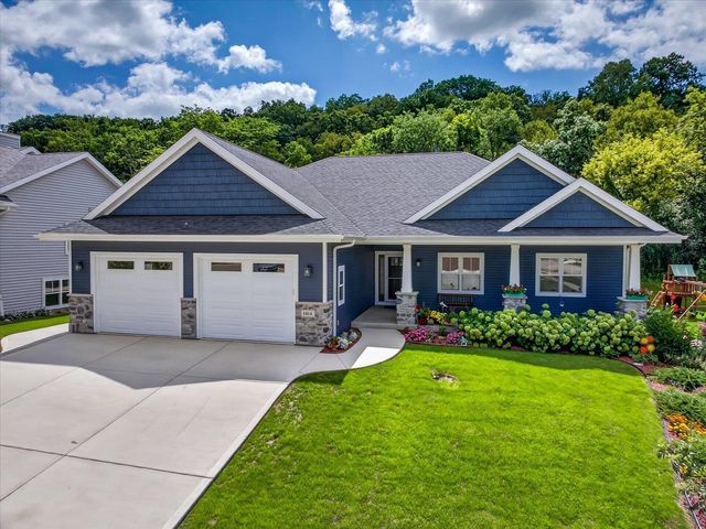1414 Cornerstone Dr, Cross Plains, WI 53528