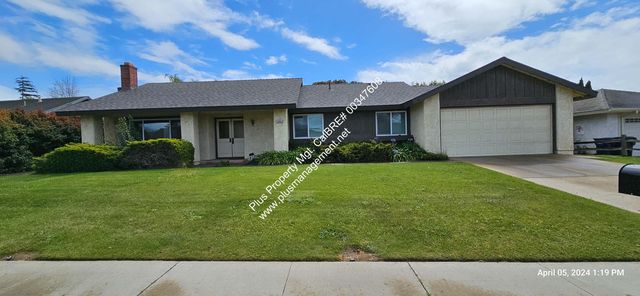 1406 Oak Knoll Rd, Santa Maria, CA 93455