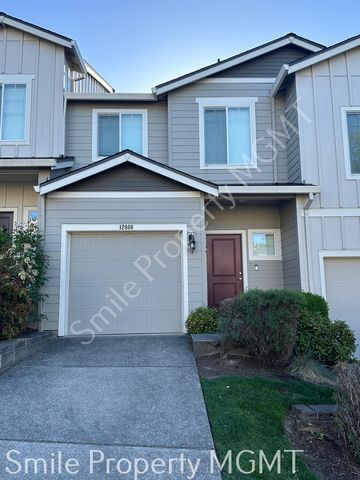 12980 SE 155th Ave #1, Happy Valley, OR 97086
