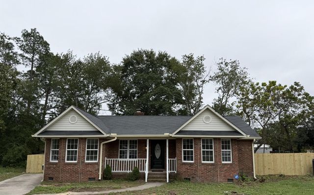 157 Yardley Farms Dr, West Columbia, SC 29170