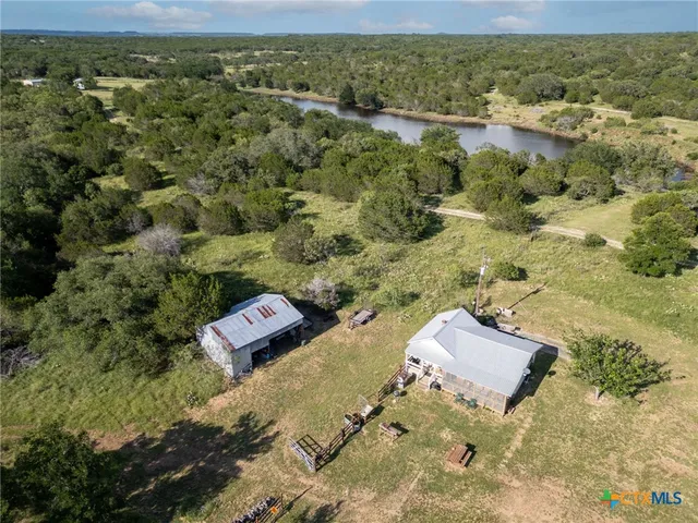 1595 N  Ridge St, Lampasas, TX 76550