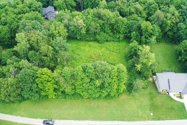 937 Willow Rd, Springfield, OH 45502