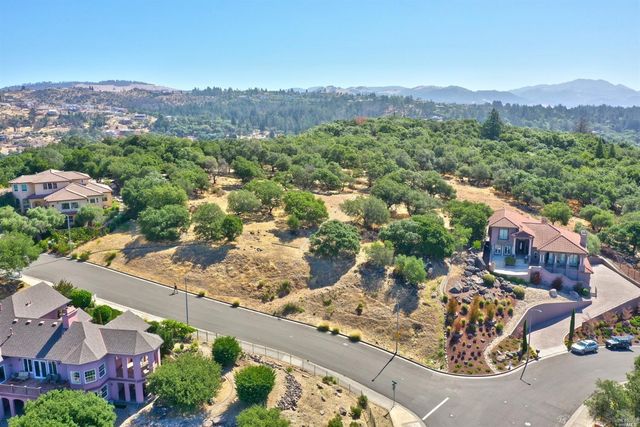 3606 Tillmont Way, Santa Rosa, CA 95403