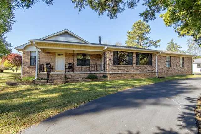 841 Sanford St, Henderson, TN 38340
