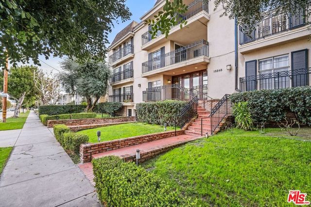 15248 Dickens St #106, Sherman Oaks, CA 91403