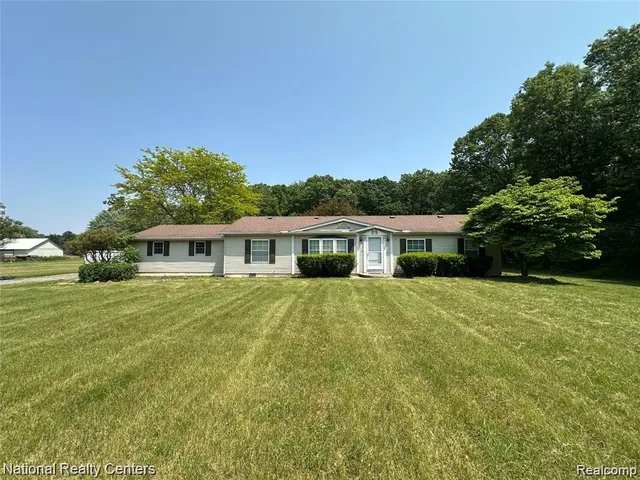 8049 McKinley Rd, Algonac, MI 48001