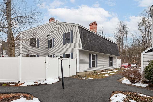 24 Hemlock Forest Drive UNIT 24, Dover, NH 03820