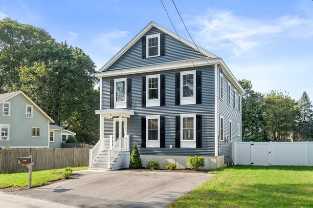5 Central St, Merrimac, MA 01860