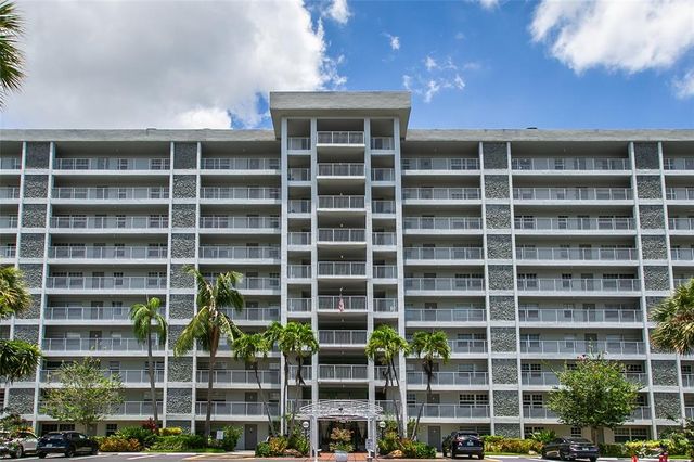 4015 W Palm Aire Dr #306, Pompano Beach, FL 33069