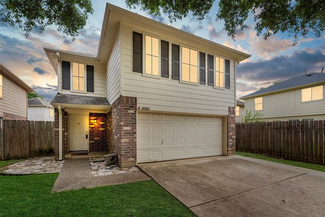 19502 Rocky Bank Dr, Tomball, TX 77375