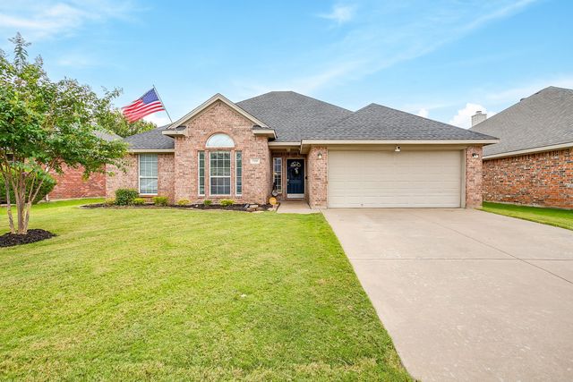 729 Snapper Dr, Burleson, TX 76028