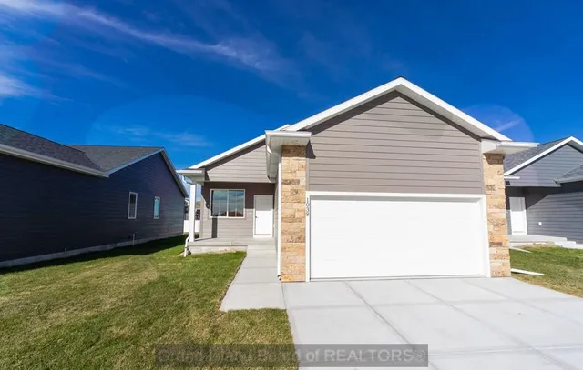 1038 Vandervoort Ave, Grand Island, NE 68801