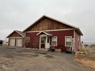 1212 10th St SW, Watford City, ND 58854