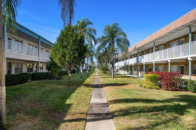 5217 81st St N #14, Saint Petersburg, FL 33709