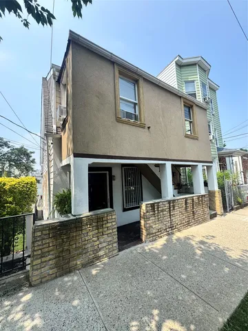 33 Colin Street, Yonkers, NY 10701