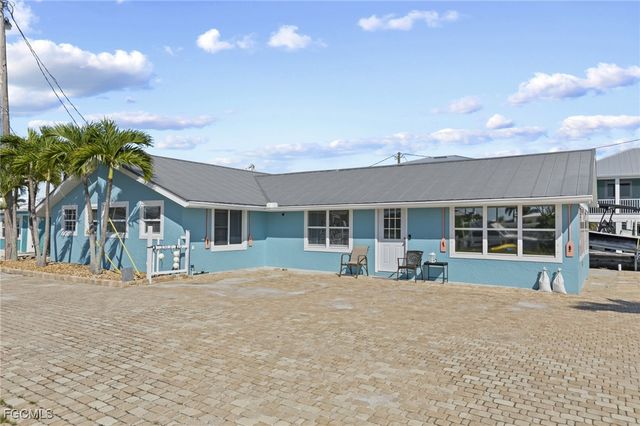2669 Coco Plum Dr, Matlacha, FL 33993