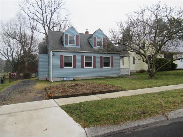 501 Willow Rd, Hellertown, PA 18055