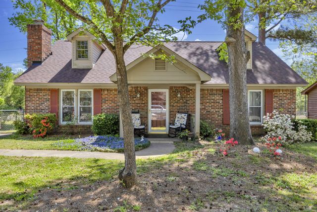 311 Avery Place Dr, Columbia, SC 29212