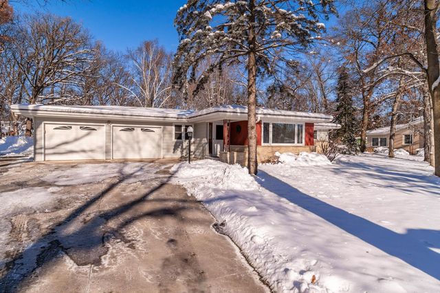 2932 Witzel Ave, Oshkosh, WI 54904