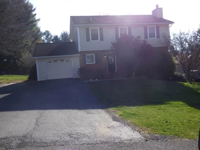 440 Arrow Ln, Wytheville, VA 24382