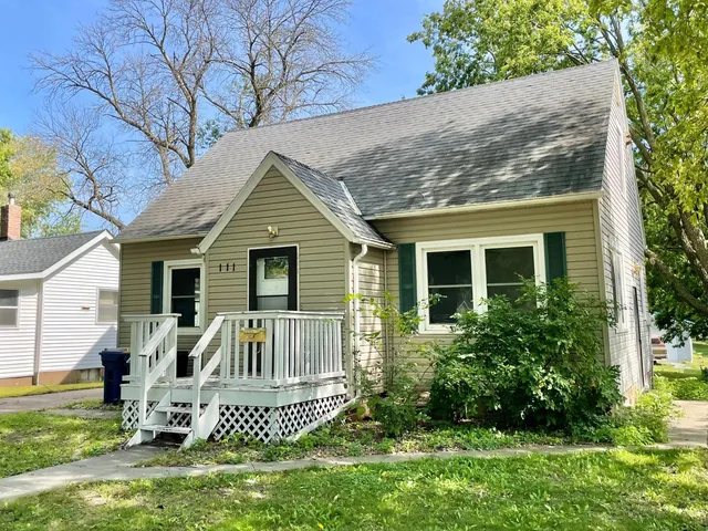 111 N  Park Ave, Springfield, MN 56087