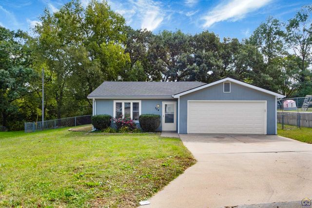 324 Clydesdale Cir, Ogden, KS 66517