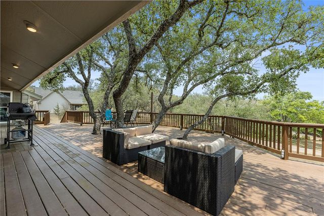 716 Coventry Rd, Spicewood, TX 78669