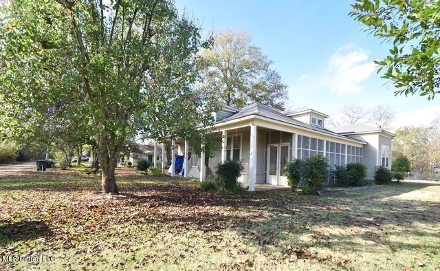 100 W  Gleason, Schlater, MS 38952