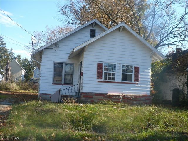 2821 Mary St, Youngstown, OH 44507
