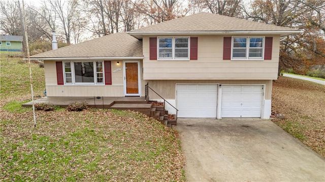 17001 E  26th Ter S, Independence, MO 64057