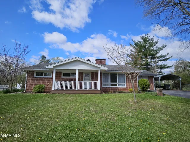 1422 N  Montgomery St, Hollidaysburg, PA 16648