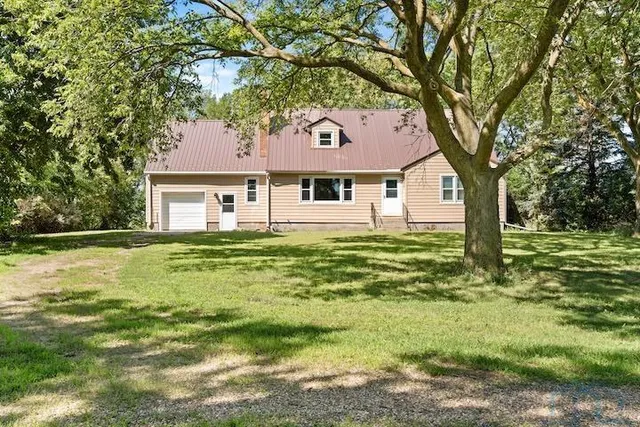 46487 306th St, Centerville, SD 57014