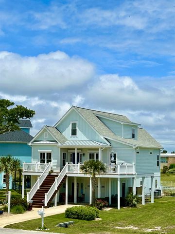 121 Sound Point Dr, Harkers Island, NC 28531