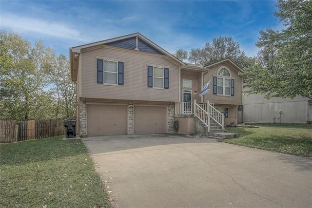 1715 S  Whitney Dr, Independence, MO 64057