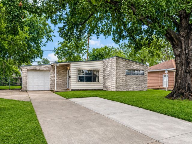 6730 Lodge St, Houston, TX 77092