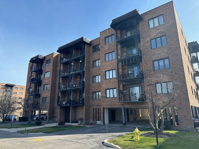 9342 Landings Ln #402, Des Plaines, IL 60016