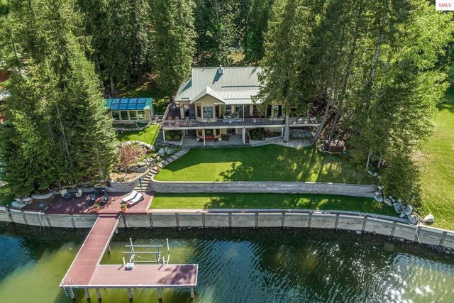 1687 Wooded Acres Dr, Sagle, ID 83860