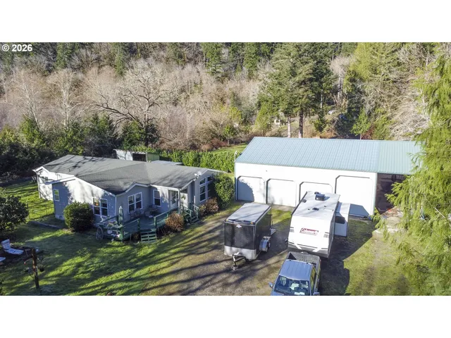 9580 N  Fork Siuslaw Rd, Florence, OR 97439