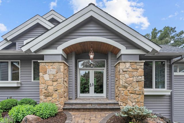 2700 Ashbourne Rd, Wayzata, MN 55391