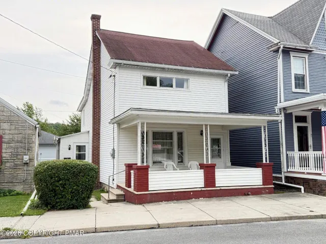 45 W  Holland St, Summit Hill, PA 18250