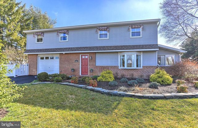 2053 Stoverstown Rd, Spring Grove, PA 17362