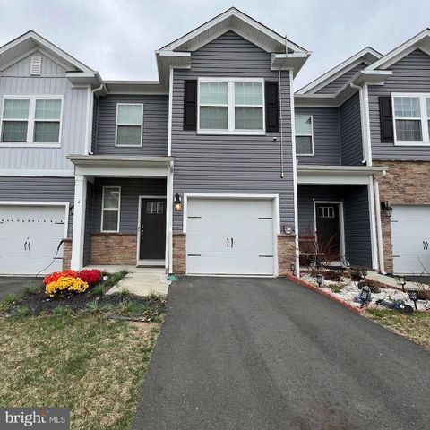 4 Peregrine Way, Burlington, NJ 08016